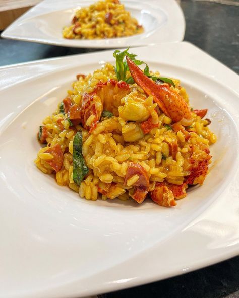 Lobster Chorizo & Saffron Risotto with Tarragon ❦ Risotto de Lagosta com Chouriço Estragão & Açafrão Lobster Risotto, How To Cook Lobster, Tasty Dishes, Seafood, Mango