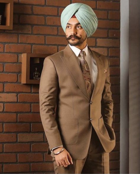 Punjabi Coat Pant With Turban, Coat Pent Men Suits With Turban, Coat Pent Men Suits Wedding Dresses, Pent Coat Men Suits For Wedding, Coat Pent Men Suits, Fat Men Fashion, Dresses Punjabi, Men Formal Outfit, Sardar Fashion