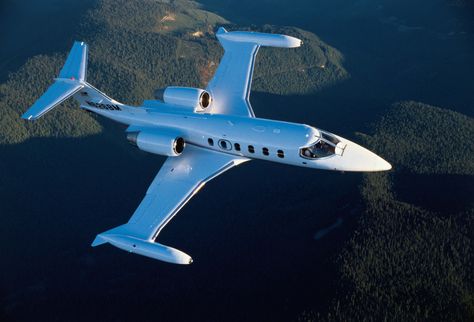 Learjet Lear 35  http://westpalmjetcharter.com/private-jets/light-jets/learjet-lear-35/ #privatejet #jetcharter #corporatetravel Lear Jet, Executive Jet, Private Jet Plane, Luxury Jets, Private Flights, Luxury Private Jets, Private Aircraft, Private Plane, Airplane Design