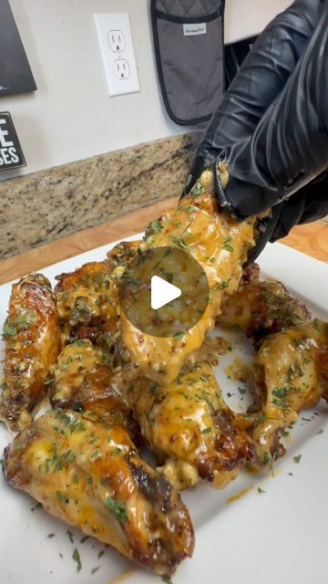 Alfredo Chicken Wings, Seasoned Chicken Wings, Air Fry Chicken Wings, Alfredo Chicken, Chicken Wings Recipe, Air Fryer Chicken Wings, Seasoned Chicken, Homemade Alfredo, Air Fried Chicken