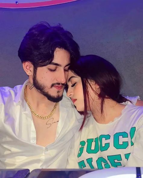 Simran Narula, Instagram Dpz, Couple Dps, Best Couple Pics For Dp, Bff Girls, Couple Dpz, Couple Pics For Dp, Army Girlfriend Pictures, Drawing People Faces