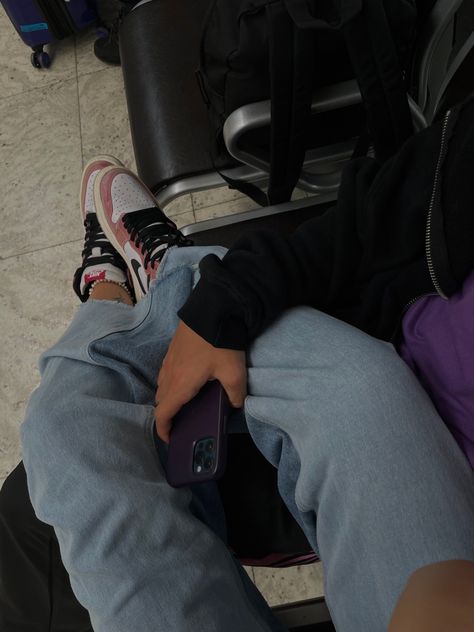 couple goals | advanture |airport aesthetic Couple In Airport Aesthetic, Couple In Airport Hug, Couple Travel Photos Airport, Couple Airport Aesthetic, Couple Airport Pictures, Airport Couple Aesthetic, Couple Plane Aesthetic, Airport Couple, Couple Travel Photos