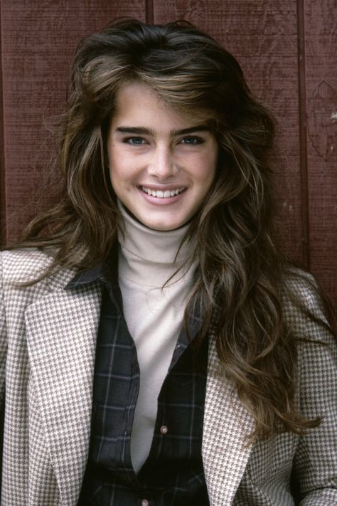 Brooke Shields - GoodHousekeeping.com 1980s Fashion Trends, Look 80s, Jean Shrimpton, 80s Fashion Trends, Mode Retro, Andre Agassi, 80’s Fashion, 80s Hair, Lauren Hutton