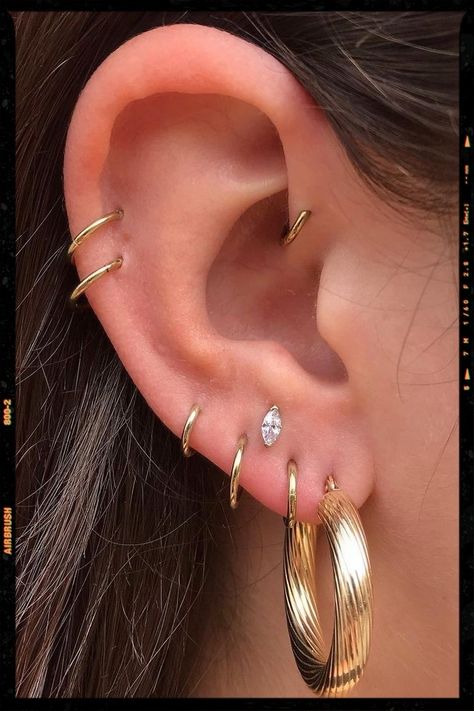 Double Helix Piercing Doppel Helix Piercing, Double Earings Piercings, Helix Double Piercing, 2 Helix Piercings, Double Mid Helix Piercing, Double Helix Hoop, Double Helix Piercing Ideas, Double Helix Earrings, Double Helix Piercings