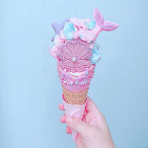 Mermaid Ice Cream, Japanese Ice Cream, Ice Cream Snacks, Ice Cream Business, You Are Crazy, Kawaii Bento, Lucky Boy, Mermaid Birthday Cakes, Yummy Ice Cream