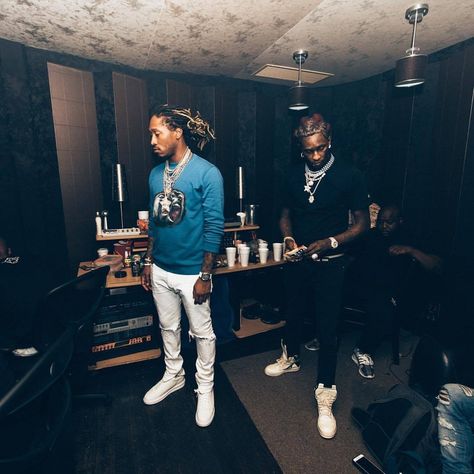 #Future and #YoungThug in the studio Future Pluto, Future And Drake, Future Rapper, Lil Tjay, Roddy Ricch, Complex Magazine, Rapper Style, Dark Skin Men, Rap Aesthetic