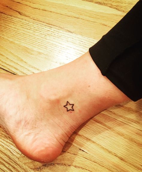 Ankle Star tattoo Ankle Star Tattoo, Star Tattoo On Shoulder, Matching Bff Tattoos, Small Star Tattoos, Ankle Tattoos For Women, Hand Tattoos For Girls, Star Tattoo Designs, Star Tattoo, Bff Tattoos