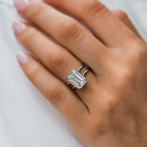 Rectangle Vintage Engagement Rings, 14k Gold Engagement Ring, Emerald Cut Moissanite, Beautiful Diamond Rings, Ring Emerald, Classic Engagement Rings, Signature Jewelry, Jewelry Images, Delicate Jewelry