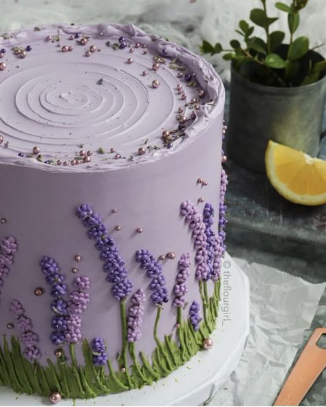 Purple Flower Cakes Birthday, Purple And Green Birthday Party Ideas, Lavender Flower Cake, Sheet Cake With Flowers, Purple Cake Designs Birthday, Lemon Lavender Cake, Minimalist Birthday Cake, Birthday Cake Aesthetic, Flower Cake Design