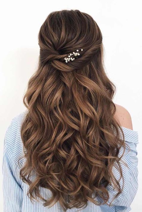 Best Styling Tips And Products To Take Care Of 2a, 2b, 2c Hair Sun Lights, Types Of Hair Color, Fall Wedding Hairstyles, Bridal Hair Inspiration, Simple Wedding Hairstyles, Elegant Wedding Hair, Wedding Hair Inspiration, Wedding Hairstyles For Long Hair, Wedding Hair And Makeup