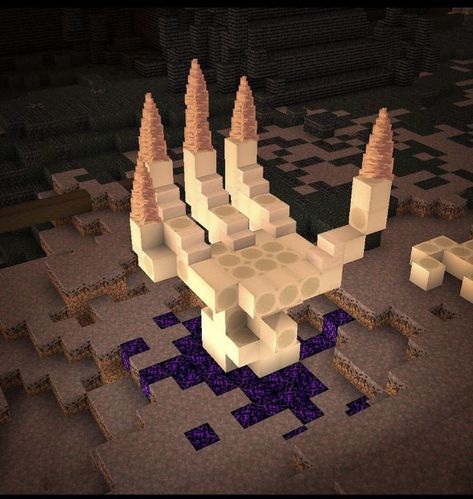 Minecraft Scary, Hand Statue, Scary Houses, Minecraft Farm, Easy Minecraft Houses, Cool Minecraft Creations, Minecraft Furniture, Minecraft Plans, Minecraft Inspo