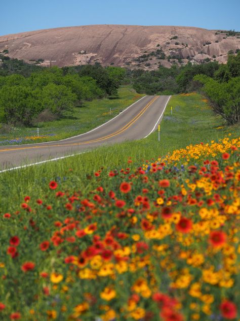 Texas Hill Country Aesthetic, Texas Scenery, Texas Aesthetic, Texas Spring, Texas Trip, Texas Landscape, Environment Reference, Enchanted Rock, Spring Getaway