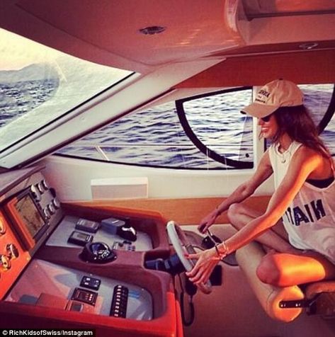 Motivational Lifestyle, Money Magazine, Rich Kids Of Instagram, Wealthy Lifestyle, Work Success, Super Rich Kids, Rich Girl Lifestyle, Rich Lifestyle, Luxury Lifestyle Dreams