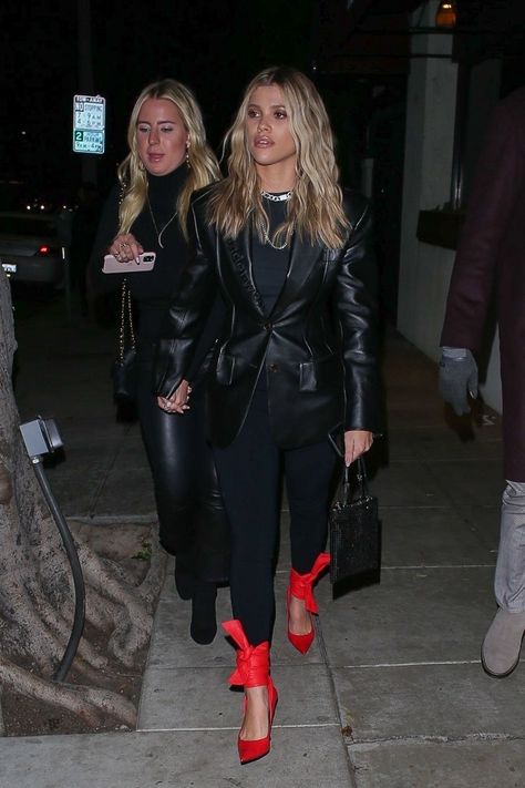 Sophia Richie Style, Sophia Richie, Outfit Red, Model Street Style, Sofia Richie, Cute Prom Dresses, Evening Outfits, Leather Outfit, Looks Style