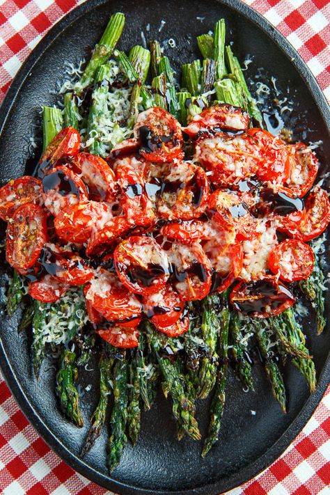 Asparagus Cherry Tomatoes Recipes, Roasted Asparagus And Tomatoes Oven, Roasted Tomato Recipes Dinners, Bruschetta Asparagus, Asparagus And Tomato Recipes, Asparagus And Cherry Tomatoes, Balsamic Asparagus, Parmesan Roasted Asparagus, Tomato Asparagus