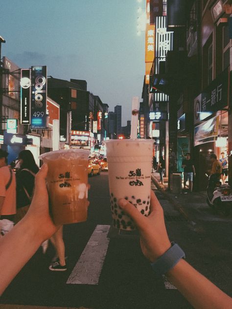 Boba Date, Boba Date Aesthetic, Taiwan Aesthetic, Bubble Tea Aesthetic, Boba Tea Aesthetic, Boba Aesthetic, Bubble Tea Boba, Tea Places, Vacation Meals