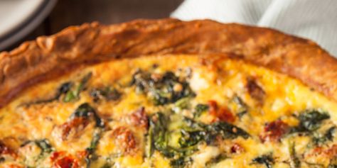 Spinach, Red Pepper, and Feta Quiche recipe | Epicurious.com Quiche Feta, Spinach Mushroom Quiche, Pepper Quiche, Quiche Recipes Healthy, Healthy Quiche, Egg Quiche, Feta Quiche, Onion Quiche, Spinach Quiche Recipes