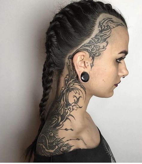 Black Hair Tattoos, Hairline Tattoos, Scalp Tattoo, Kunst Tattoos, Tattoo Girls, Tattoos Art, Face Tattoos, Hair Tattoos, Head Tattoos