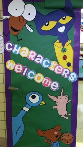 School Library Bulletin Boards, Reading Bulletin Boards, School Door Decorations, Classroom Doors, Preschool Bulletin, Library Bulletin Boards, Library Boards, School Doors, Elementary Library