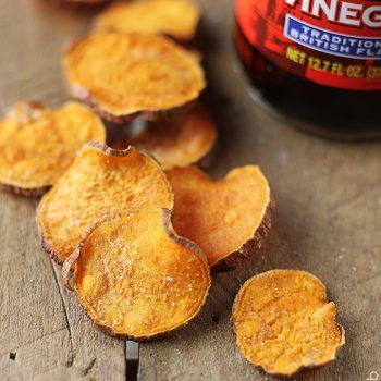 Paleo Kids Recipes, Salt And Vinegar, Potato Crisps, Sweet Potato Chips, Recipes Appetizers And Snacks, Paleo Snacks, Snack Chips, Savory Snacks, Vegan Snacks