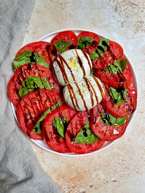 Burrata Caprese - Thechowdown Buratta Caprese, Tomatoes Burrata, Burrata Caprese, Reduced Balsamic Vinegar, Caprese Recipes, Caprese Pasta Salad, Caprese Pasta, Burrata Cheese, Caprese Chicken