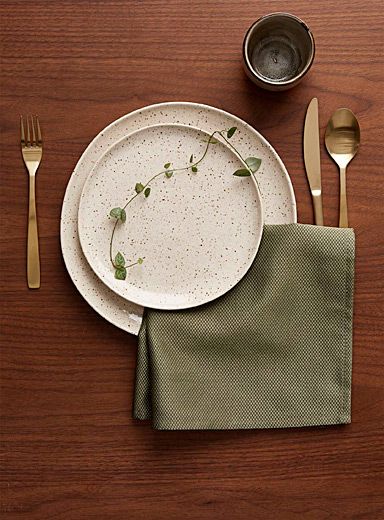 Table Flatlay, Graphic Texture, Room Items, Jungle Green, Autumn Colours, Art Deco Home, Table Napkins, Dream Decor, Home Decor Trends