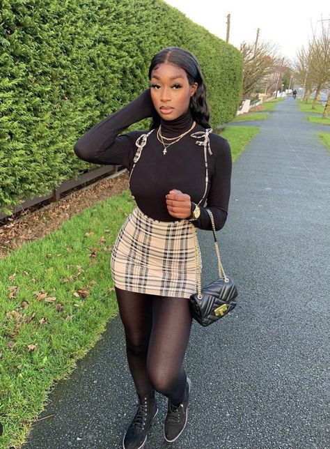 Cute Fall Fashion Black Women, Black Woman Thanksgiving Outfit, Casual Boujee Outfits Winter, Thanksgiving Fits Baddie, Cute Outfits Fall Black Women, Pretty Black Women Outfits, Cute Thanksgiving Outfits Black Women, Black Girls Outfit Ideas Winter, Fall Skirt Outfits Black Women