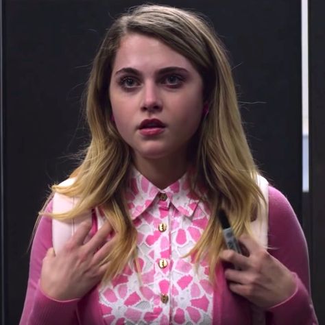 Anne Winters as Chloe, 13 Reasons Why Chloe 13 Reasons Why, Anne Winters 13 Reasons Why, Chole Rice, Timothy Granaderos, Anne Winters, Dominique Weasley, Netflix Shows To Watch, Justin Foley, Sara Evans