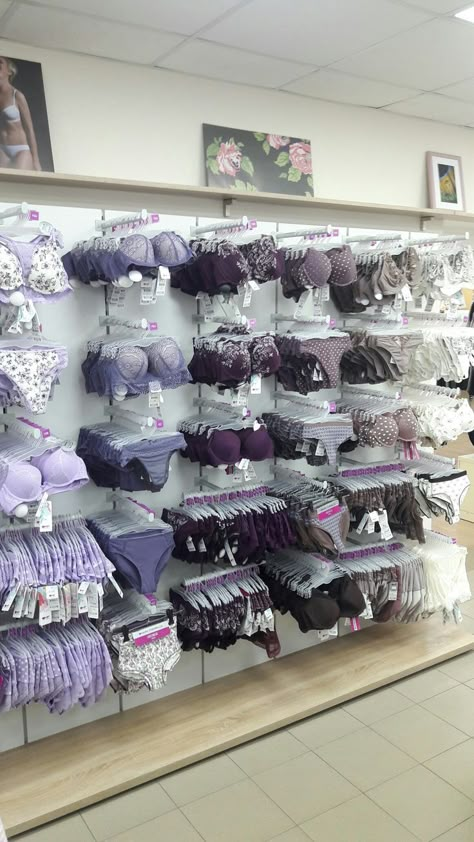 Lingerie Store Design, Purple Party Decorations, Candy Room, Clothing Store Interior, Store Design Boutique, Delivery Company, Store Layout, Beauty Salon Decor, Store Interiors