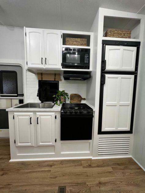 44 Beautiful RV Kitchen Remodels | RV Inspiration Rv White Cabinets, Rv Kitchen Cabinets, Rv Kitchen Remodel, Rv Cabinets, Camper Renovations, Rv Inspiration, Diy Camper Remodel, Rv Kitchen, Kitchen Makeovers