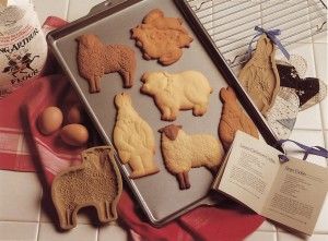 Brown Bag Cookie Mold site has pdf recipe books, how to etc. Molded Cookie Recipe, Spider Web Cookies, Brown Bag Cookie Molds, Christmas Buffet, Shortbread Recipes, Santa Cookies, Ginger Cookies, Vintage Cookies, Pastry Brushes