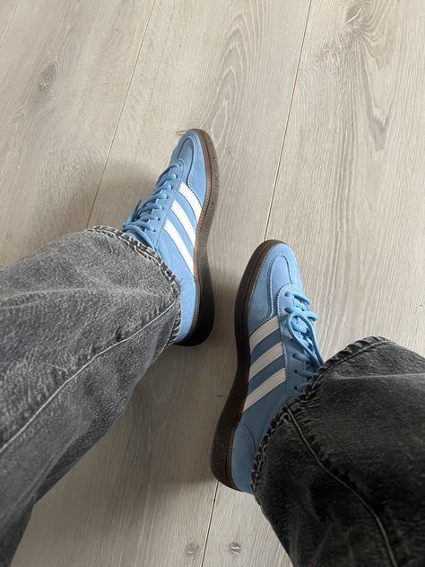 Adidas Spezial light blue 💎💙 Blue Adidas Outfit, Adidas Spezial Blue, Blue Adidas Shoes, Blue Outfit Men, Nyc Clothes, Streetwear Store, Adidas Handball Spezial, Adidas Handball, Handball Spezial