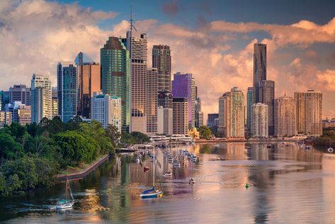 Brisbane Skyline, Last Minute Vacation Deals, Australia Queensland, Mural Ideas, Vacation Deals, Islamic Paintings, Brisbane Australia, Sense Of Place, Cheap Flights