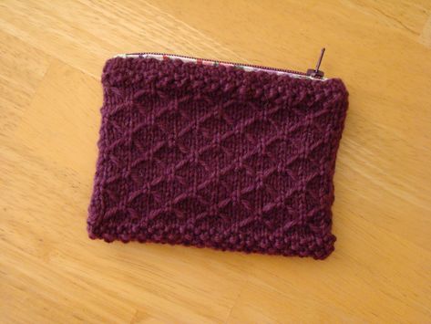 Knit Coin Purse Free Pattern, Purse Pictures, Knit Bags, Coin Purse Pattern, Crochet Coin Purse, Cute Coin Purse, Bead Knit, Money Purse, Crochet Pouch