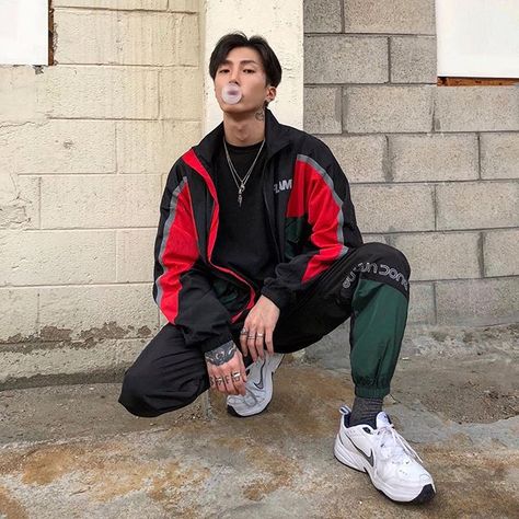 Windbreaker Outfit Mens Korean, Hiphop Outfit Men, Skater Boys Outfits, Instagram Ulzzang, Boy Korean, Korean Street Fashion Men, Windbreaker Outfit, Guy Fits, Men's Windbreaker