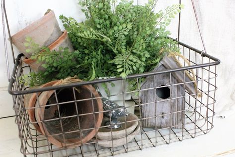 Ladder With Wire Baskets, Round Wire Basket Decor Ideas, Wire Basket Decor Ideas, Wire Basket Ideas, Wire Basket Decor, Summer Balcony, Pillow Cover Tutorial, Basket Decor Ideas, Large Wire Basket