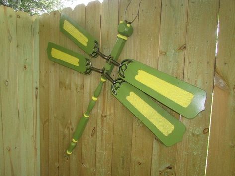 Yard Art Crafts, Best Exterior Paint, White Ceiling Light, Stepping Stones Diy, Garden Globes, Ceiling Fan Blades, Old Lamps, Concrete Garden, Up House