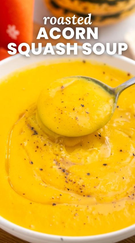 This easy Roasted Acorn Squash soup is a flavorful, cozy, and creamy soup that's perfect for fall or any cold night. Crockpot Acorn Squash, Soup Chicken Broth, Acorn Squash Soup, Roasted Acorn Squash, Sunny Kitchen, Acorn Squash Recipes, Thanksgiving Pumpkin Pie, Soup Chicken, Veggie Stock