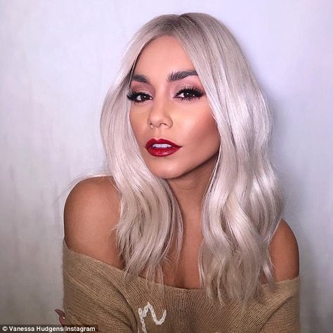 Vanessa Hudgens turns heads in a platinum blonde wig | Daily Mail Online Highlights Bob, Hair Men Style, Blonde Hair Makeup, Dyed Hair Pastel, Platinum Blonde Hair Color, White Blonde Hair, Guy Tang, Slider Buns, Olive Skin