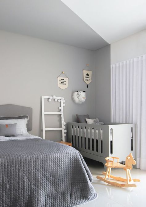 14 Practical Nursery Nook Ideas In Parents' BedRoom For Seamless Integration Bedroom Ideas Mom, Shared Bedroom Ideas, Toddler And Baby Room, Nursery Nook, Nursery Guest Room, Dreamy Space, Yellow Bedroom Decor, Parents Bedroom, Kids Shared Bedroom