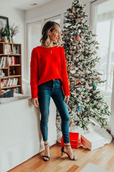 14 Chic Modest Holiday Outfits To Try Out - Cleo Madison Simple Christmas Outfits, Holiday Party Outfit Casual, Christmas Fashion Outfits, Xmas Party Outfits, Casual Christmas Party, Christmas Outfit Casual, Casual Christmas Party Outfit, Casual Holiday Party, Dinner Party Outfits