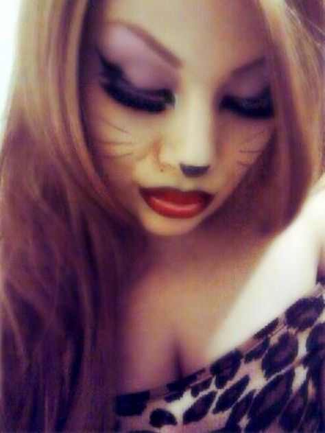 Ms krazie Ms Krazie Makeup, Ms Krazie, Cholo Style, Chicana Style, Love My Body, Pretty Makeup, Cute Halloween, Mood Pics, Hair Ideas