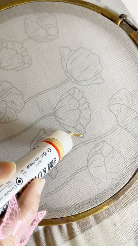 Somrah Ahmed | How to shade the outside of flowers 🌸 #instagram #fabric #fabricpainting #instareels #viralvideos #artonfabric #colorful #silkpainting… | Instagram Handpainted Dupattas, Fabric Paint Shirt, Fabric Painting Techniques, Painted Fabric, Fabric Paint Designs, Instagram Painting, Flowers Instagram, Paint Shirts, How To Shade