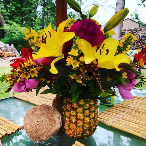 He Lied To Me, Tropical Vases, Hawaii Birthday Party, He Lied, Big Dinner, Luau Decorations, Sunset Party, Tropical Flower Arrangements, Pineapple Flowers