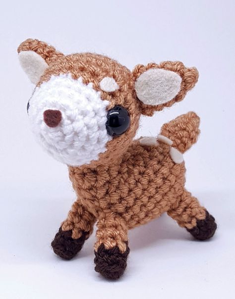 Kelp the Deer – Maya Does Crochet Mason Jar Lids Ornaments, Amigurumi Projects, Crochet Pokemon, Amigurumi Dog, Crochet Deer, Crochet Lovey, Macrame Crochet, Animal Crochet, Crochet Animals Free Patterns