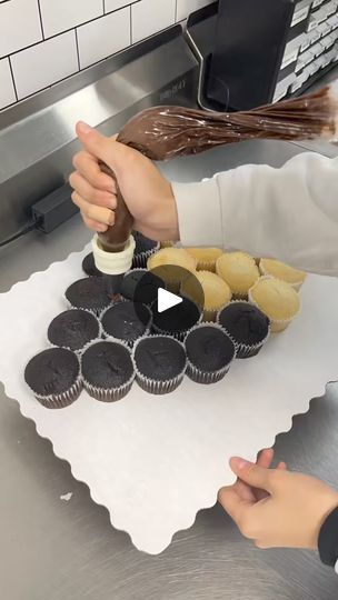 32K views · 199 reactions | Cake  #cakedecorating #sunsetcake #lakecountry #wisconsin #cakedecorator #viralvideos #insta #meme #viral #explorepage #likes #dance #tiktok #lfl #trending #reels #video #youtube #funnymemes #memesdaily #trend #comment #comedy #fyp | Isidro S. Hurley | Isidro S. Hurley · Original audio Easy Cupcake Cakes Pull Apart, Football Cupcakes Ideas, Football Cupcake Cake, Football Cupcake Cakes, Walmart Cakes, Football Cupcakes, Cake Pulls, Dance Tiktok, Football Cake