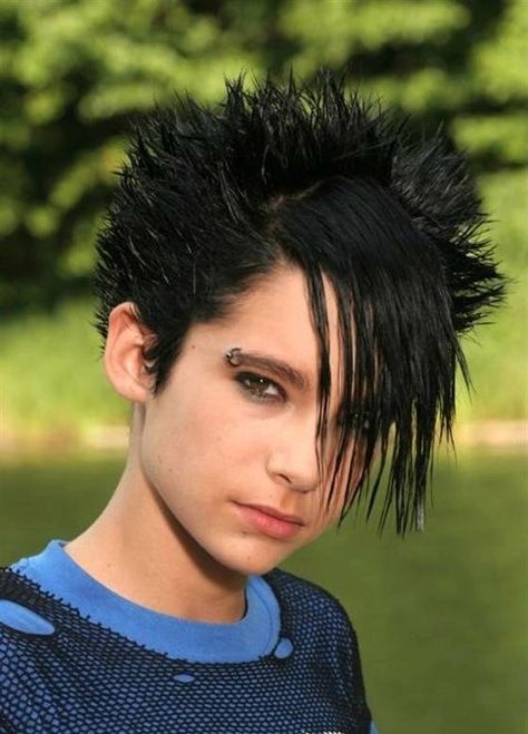 Bill 23 Bill Kaulitz 2005, Dream Piercings, 00s Nostalgia, Tokyo Hotel, Georg Listing, Japan Music, I Go Crazy, Tokyo Hotels, Bill Kaulitz