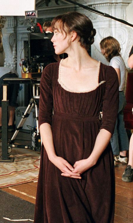 BTS P&P... Elizabeth Bennet Dress, Pride And Prejudice Dress, Jane Austen Costume, Jane Austen Dress, Jane Austen Movies, Pride And Prejudice 2005, Pride Prejudice, Elizabeth Bennet, Regency Dress