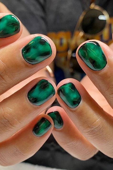 Structured Nail Art, Green Tortoise Nails, Manly Nails Design, Mens Nails Art, Green Nails Men, Masculine Nail Art Men, Mens Nail Ideas, Nail Art Green Designs, Green Tortoise Shell Nails