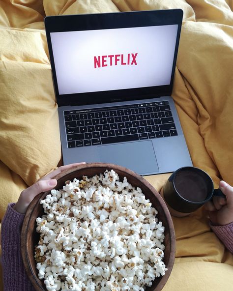 Netflix And Chill Aesthetic, Netflix On Tv, Netflix Tumblr, Netflix And Chill Tumblr, Netflix Aesthetic, Gloomy Winter, Netflix Shows, Suburban Mom, Night Snacks